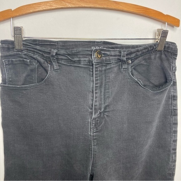 BDG super high rise twig ankle black jeans size 32 - Picture 3 of 9